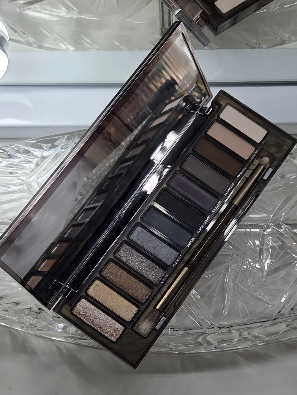 Urban Decay Naked Smoky Eyeshadow Palette Discontinued 12 Shades + Brush